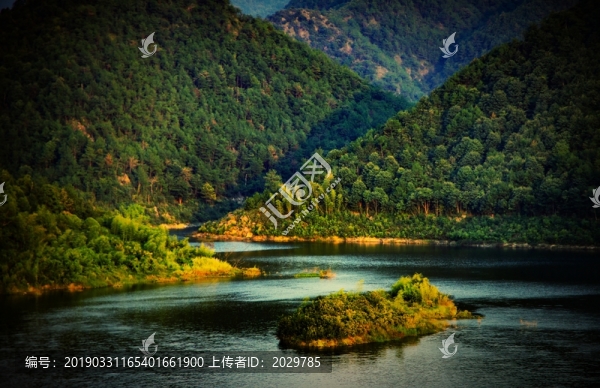 水庫(kù)一隅