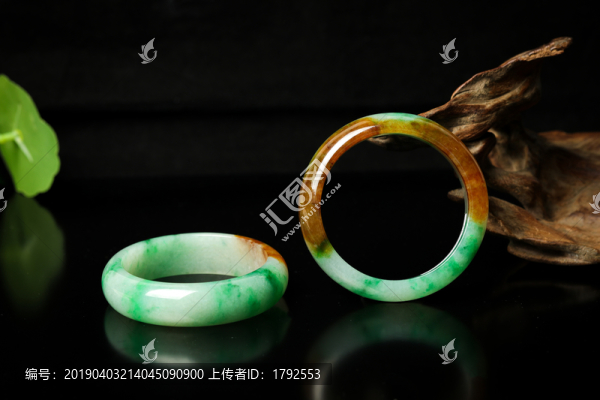 頂級(jí)三彩翡翠手鐲