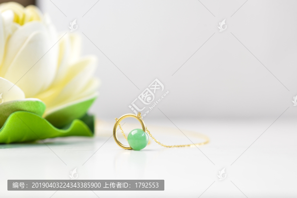 翡翠項(xiàng)鏈