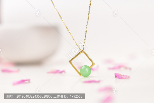 翡翠項(xiàng)鏈