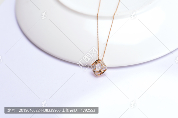 翡翠項(xiàng)鏈