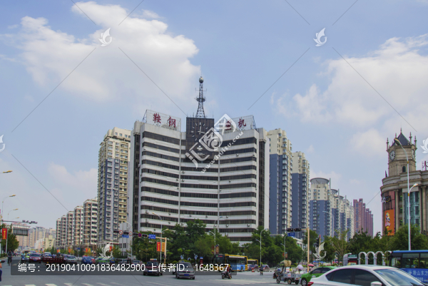 鞍鋼重機(jī)大樓與住宅建筑群