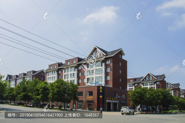 鞍山曙光公路邊多層居民住宅樓群