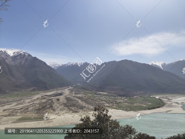 西藏雅魯藏布河流