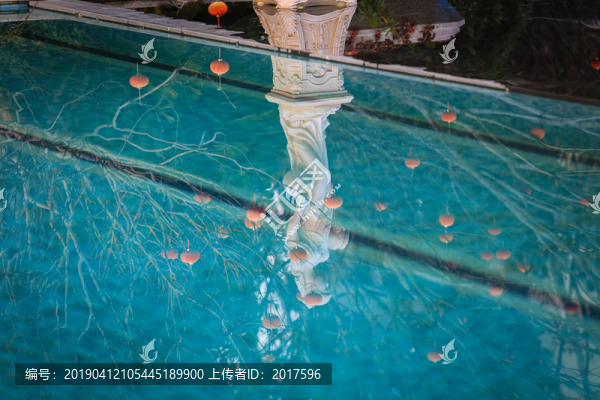 小區(qū)游泳池