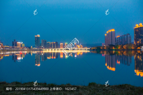 吉林市松花江畔夜景