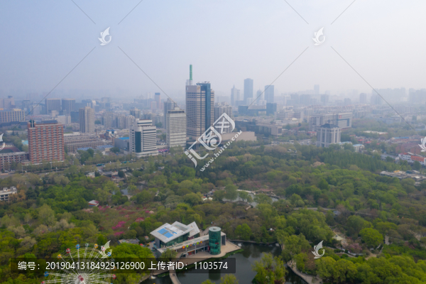 航拍濟南泉城公園春色滿園08