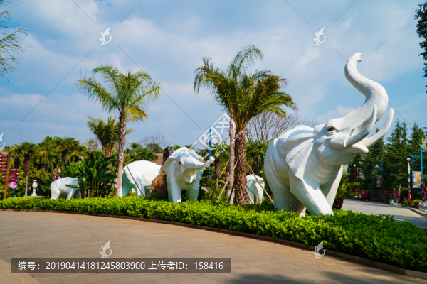 昆明民族村大象雕塑