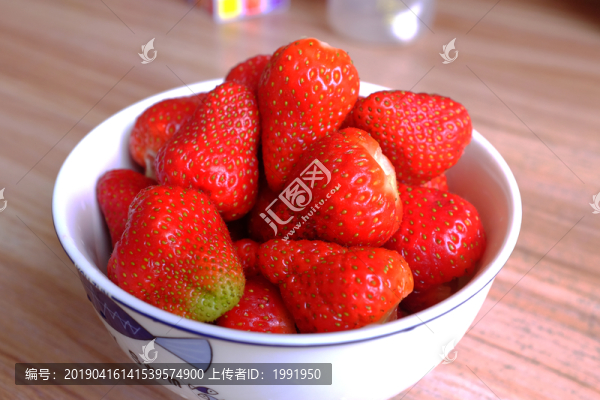 一碗草莓