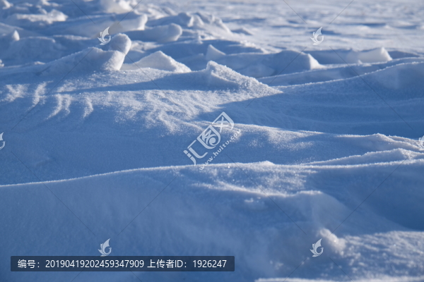 風(fēng)吹白雪似沙漠
