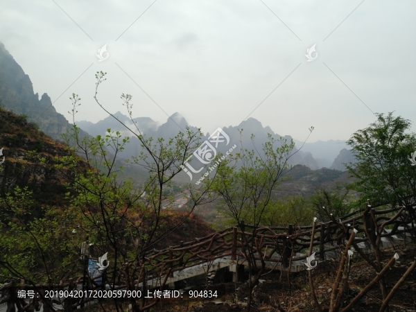山里的棧道