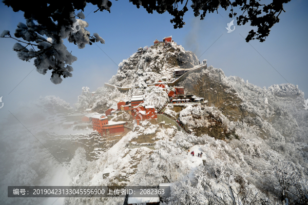 中國道教圣地武當(dāng)山雪景
