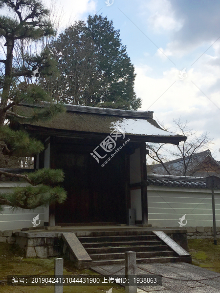 寺廟門(mén)