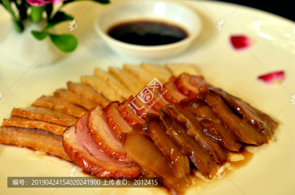 四喜拼盤鴨肉叉燒海參