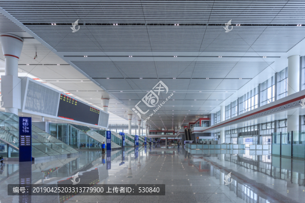 高鐵站候車(chē)大廳內(nèi)景