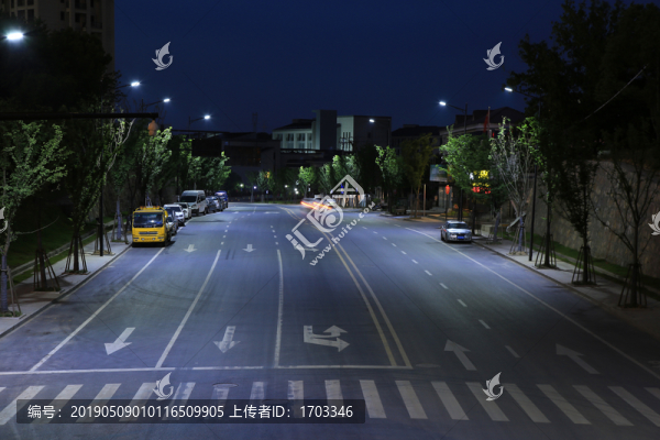 城市道路夜景