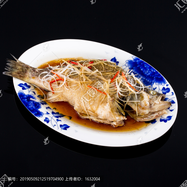蒸鱸魚