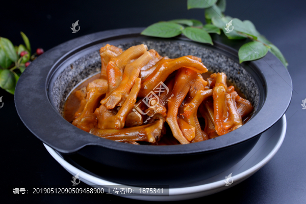 花菇鮑汁扣鵝掌