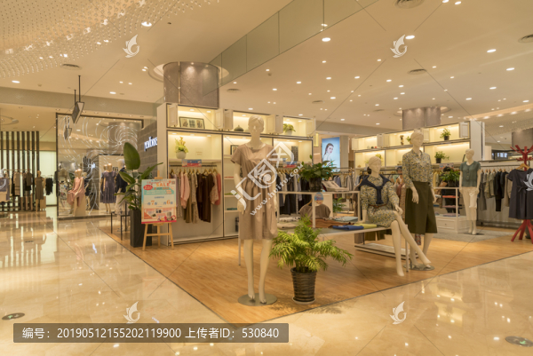 大型商場服裝專賣店