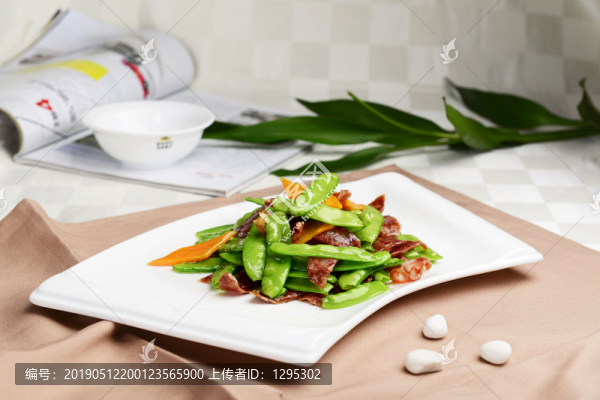 荷蘭豆炒香腸