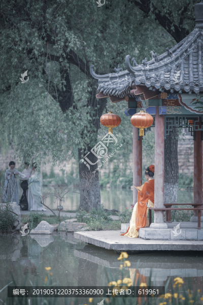 公園漢服人像