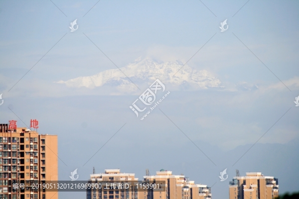 遙望雪山