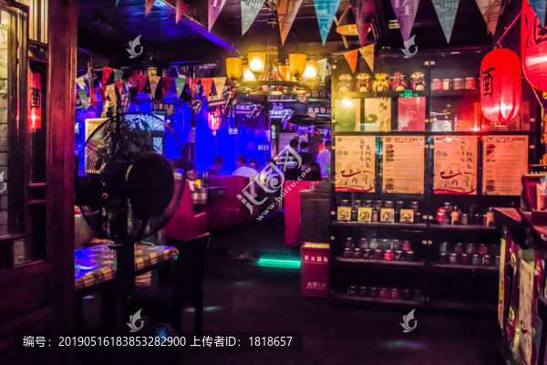 酒吧