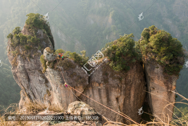 懸崖峭壁
