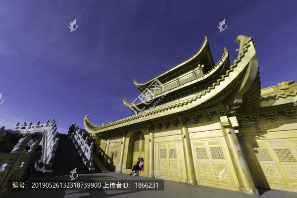 峨眉山金頂寺廟