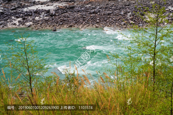 西藏波密318國(guó)道沿途風(fēng)景95