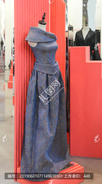 女裝設(shè)計(jì)服裝設(shè)計(jì)