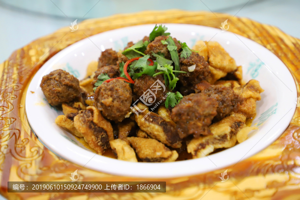 回族美食夾沙燒丸子