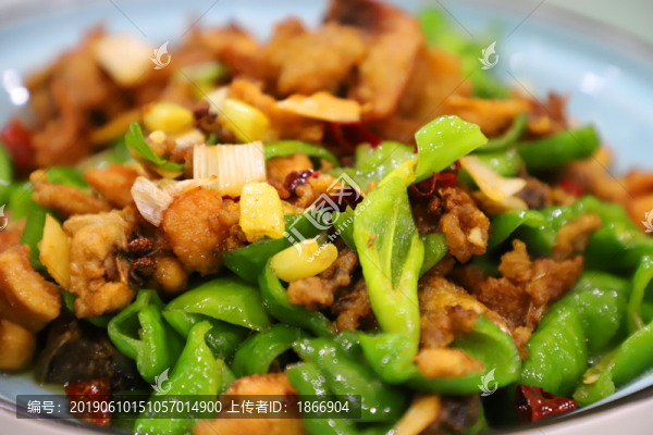 誘人的美食辣子雞