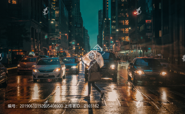 雨夜行人