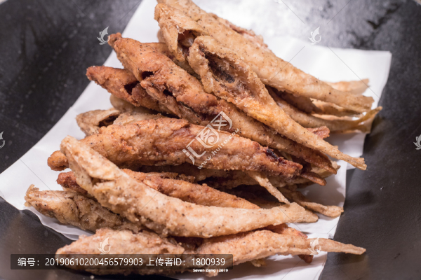 炸小魚