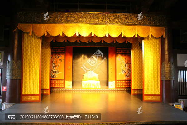 三國(guó)城華夏古韻演出舞臺(tái)