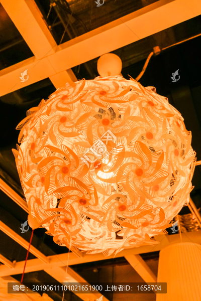 吊燈