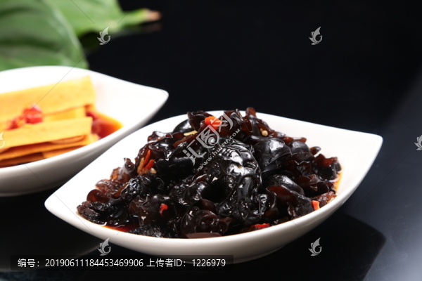 涼拌云耳