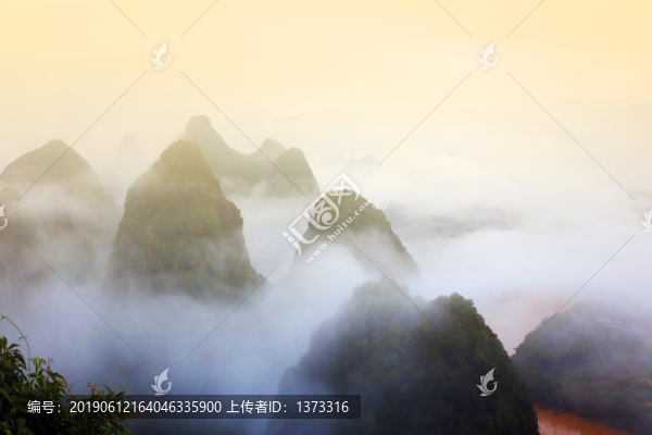漓江云霧