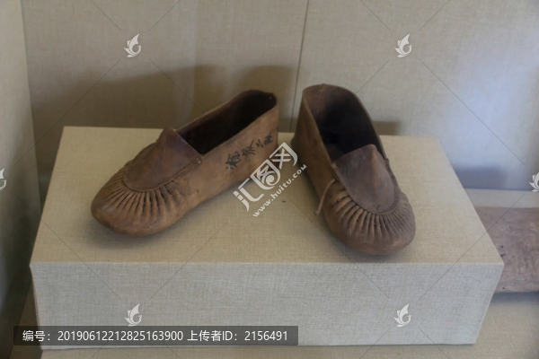 清代牛皮鞋