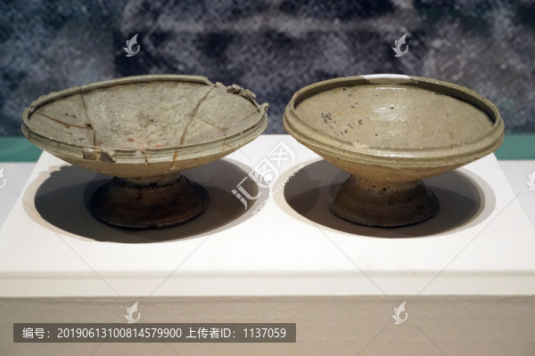 西周瓷豆