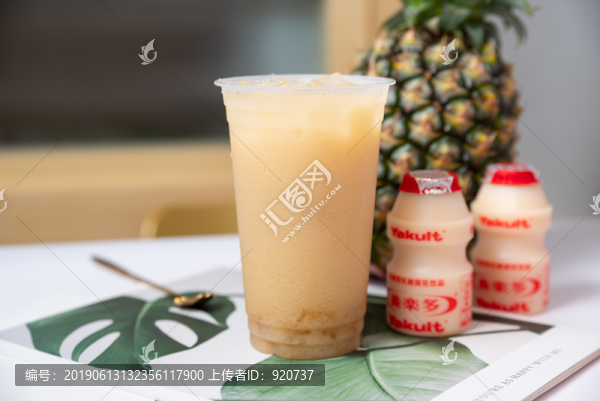 菠蘿養(yǎng)樂多