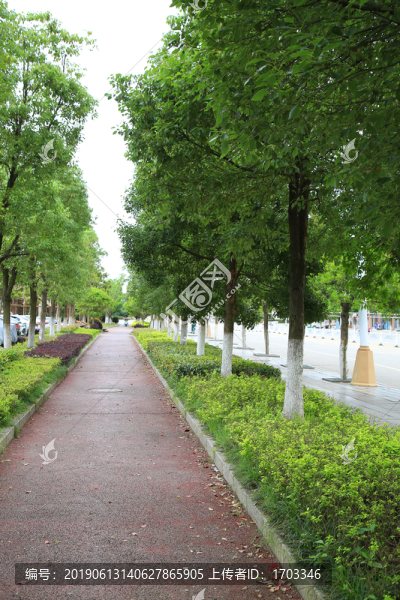 橡膠跑道
