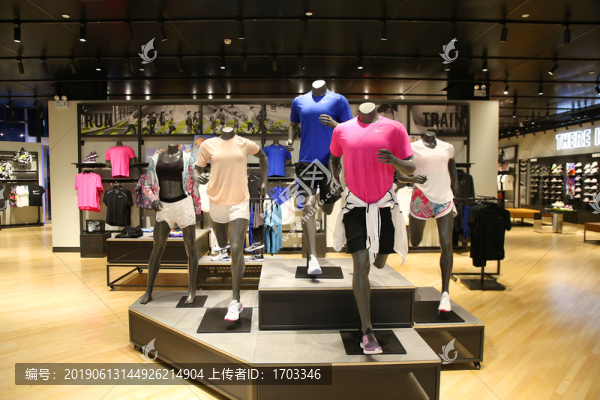 運(yùn)動服裝專賣店