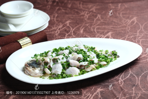 蔥油淋鱸魚