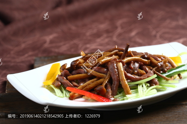燒汁茶樹菇炒牛柳