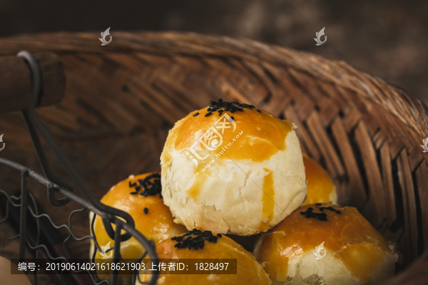 蛋黃酥