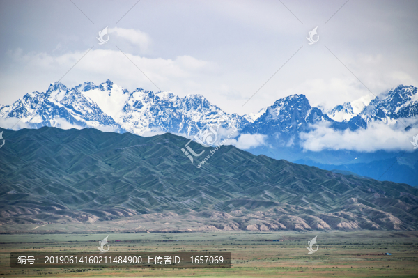 天山遠(yuǎn)眺
