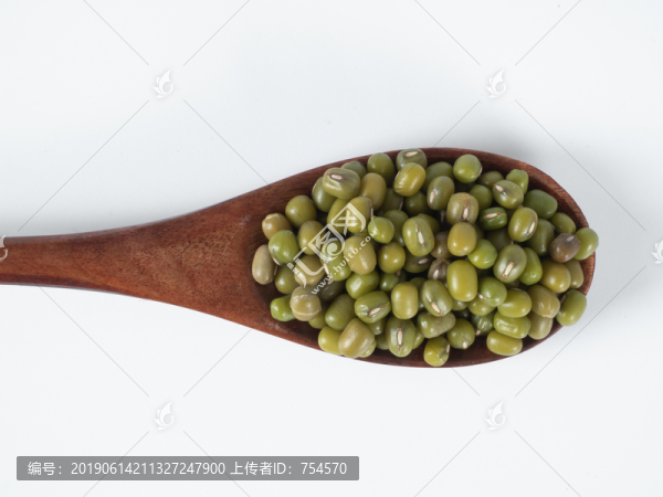 勺子里的綠豆俯瞰圖
