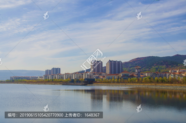 鞍山玉巒灣居民區(qū)建筑群與河灣